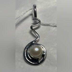 Pearl pendant